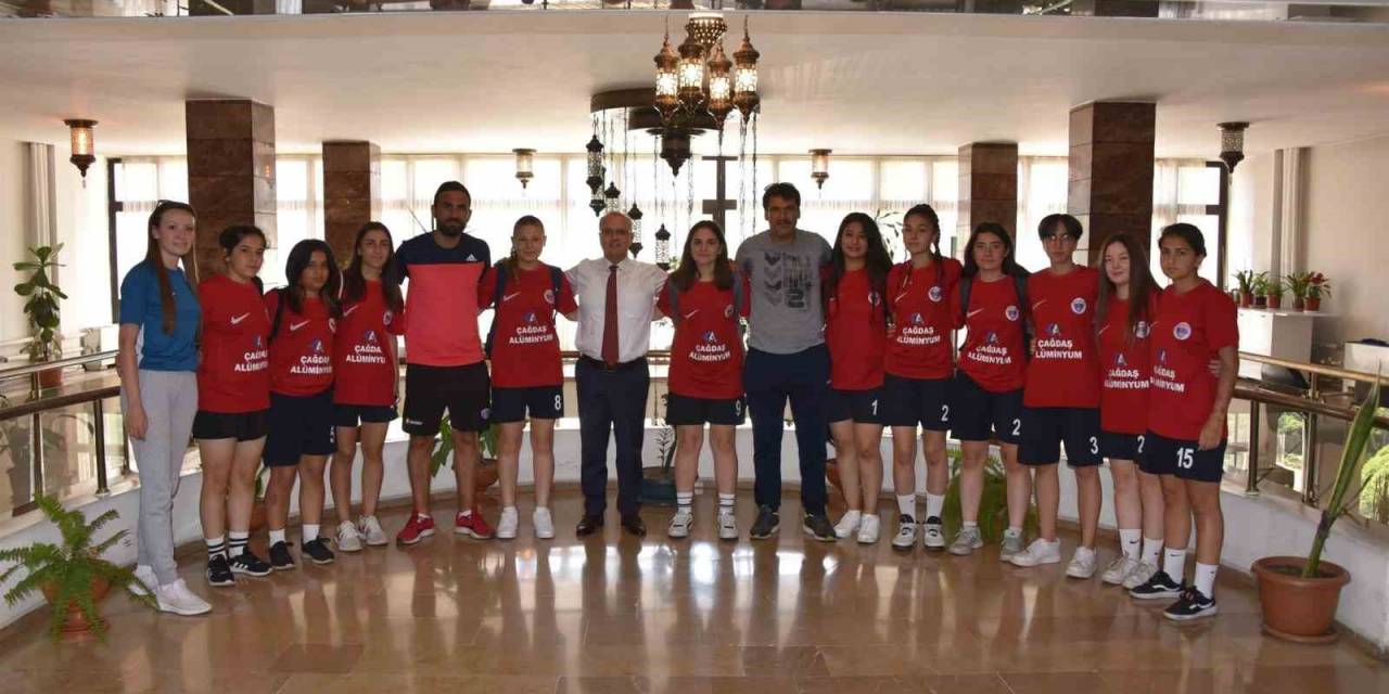 Başkan Kayda, Salihli’nin Futboldaki Sultanlarını Ağırladı