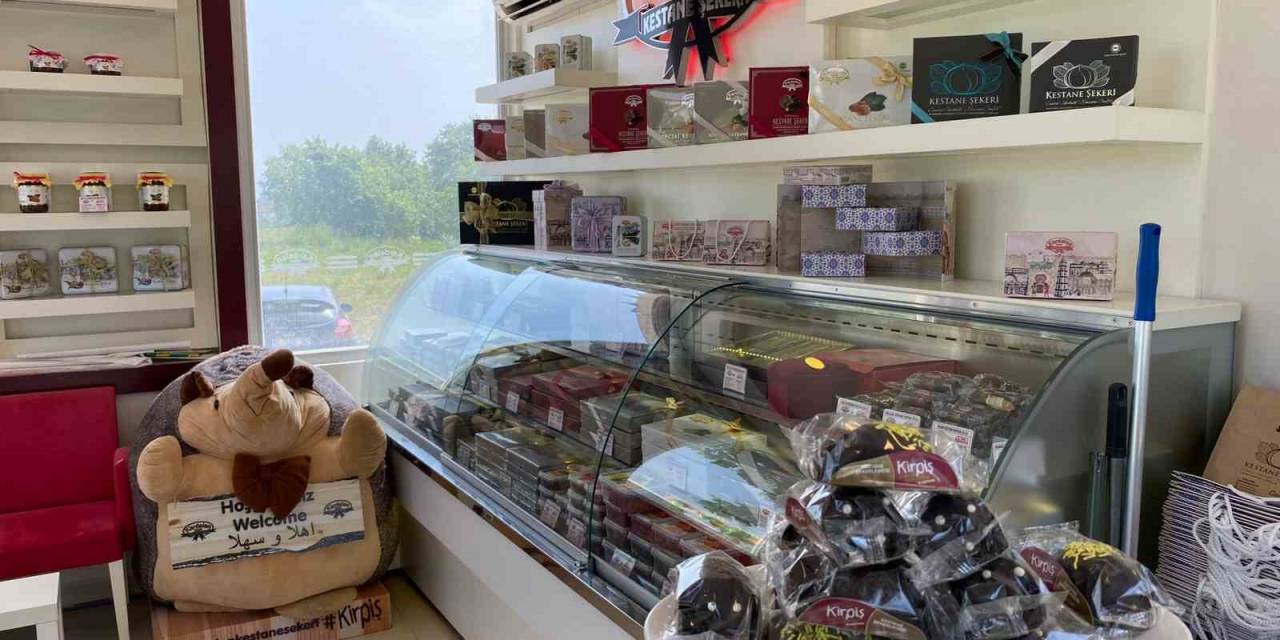 Bayramlık Kestane Şekerleri Vitrinlerde