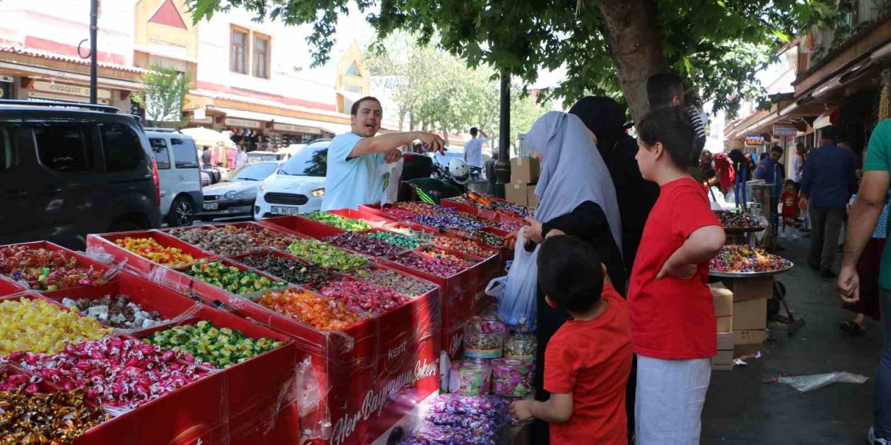 Diyarbakır’da Çarşı Pazarda Bayram Hareketliliği