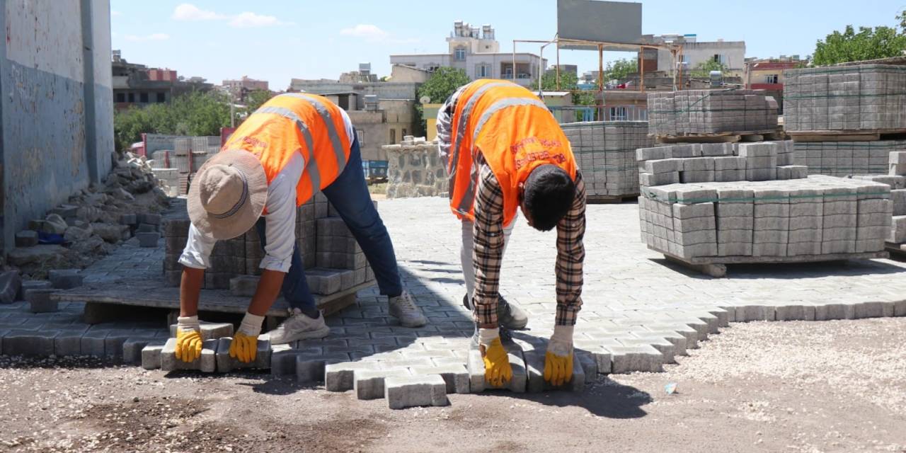 Bozova Belediyesinde Üst Yapı Çalışmaları Devam Ediyor