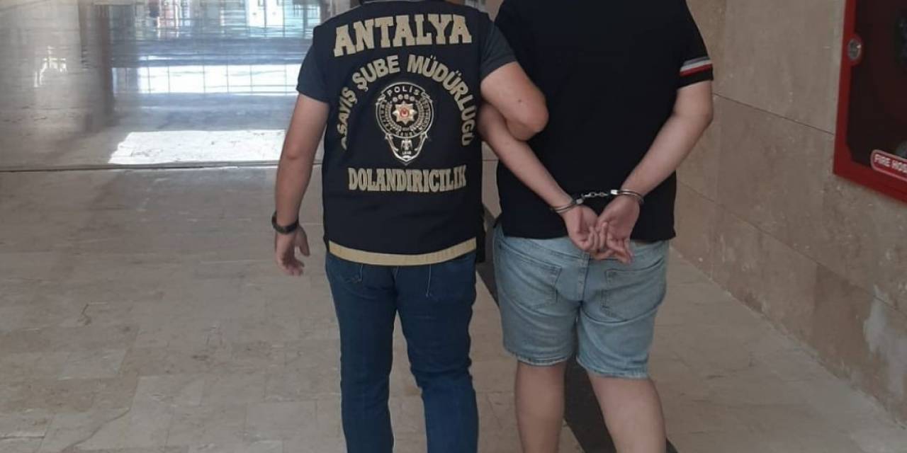 Antalya’da 288 Bin Liralık "mavi Tik" Dolandırıcılığı: 2 Gözaltı