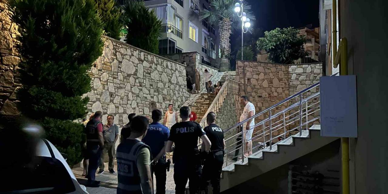 Otopark Kavgasında Komşusuna Baltayla Saldırdı