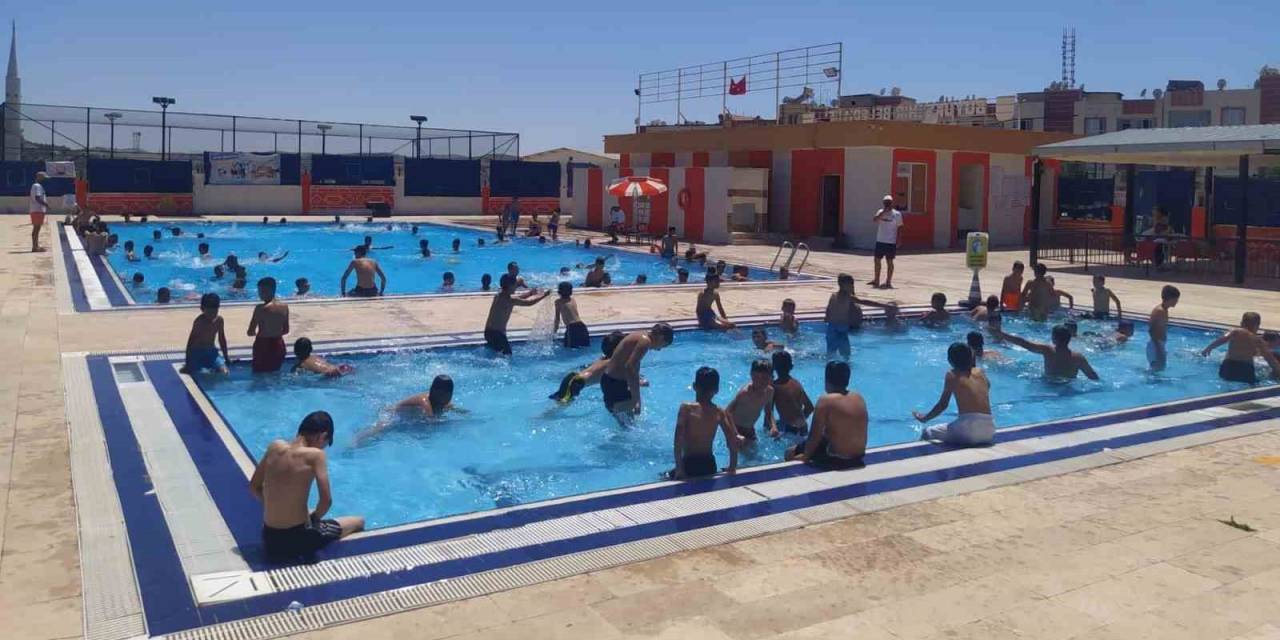 Yaz Mevsiminde 800 Bin Kişi Şanlıurfa’daki Havuzlarda Yüzdü