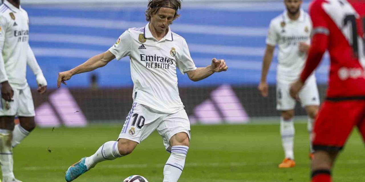 Real Madrid, Luka Modric’in Sözleşmesini 2024 Yılına Kadar Uzattı