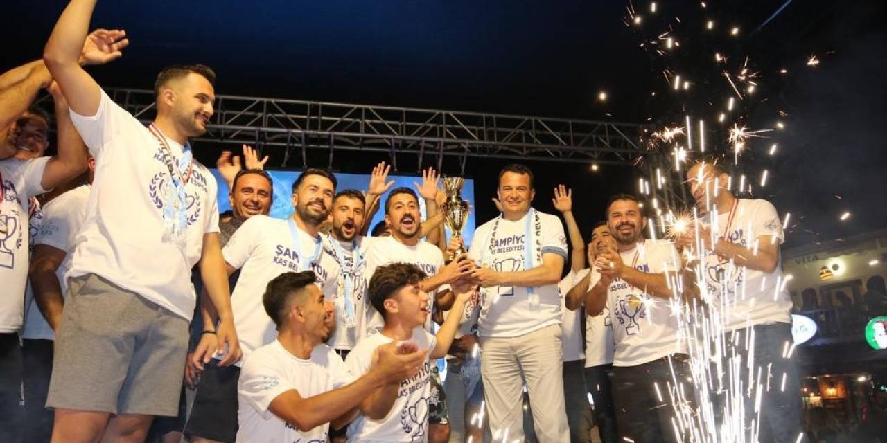 Antalya 2. Amatör Küme’de Şampiyon Kaş Belediye Spor