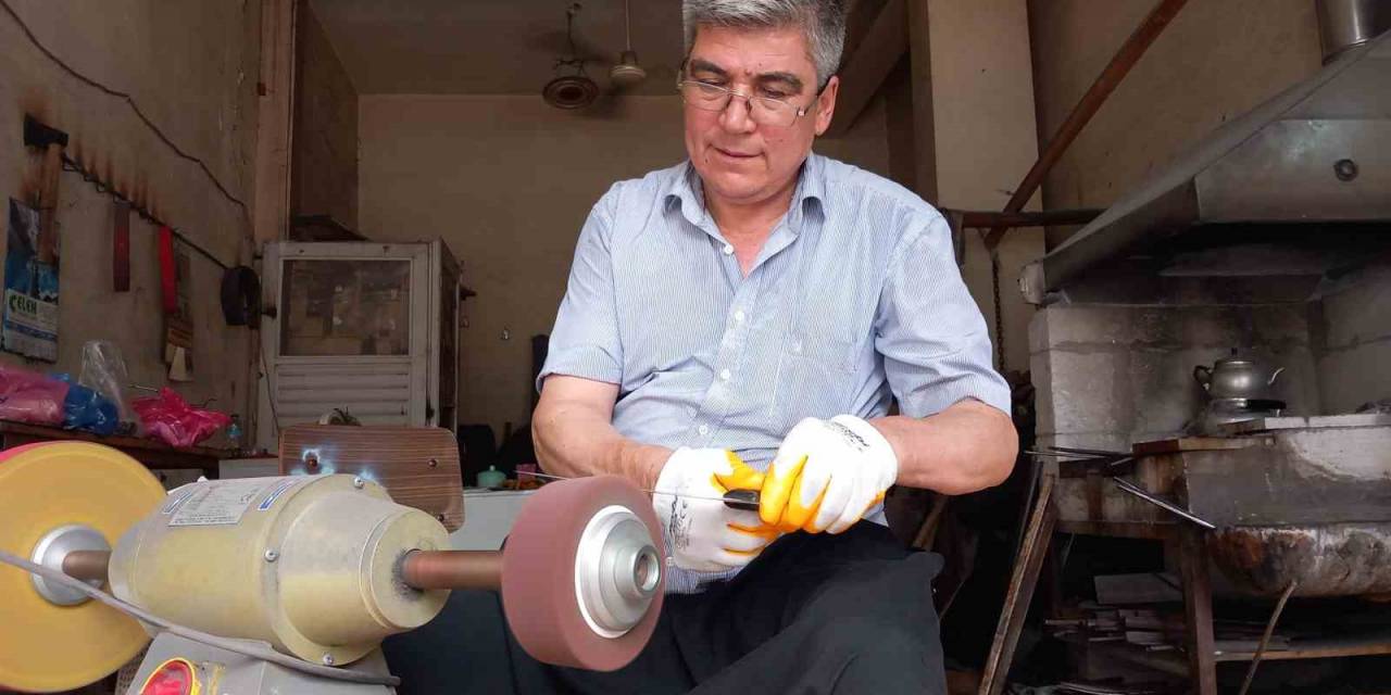 Bıçakçılarda Yoğun Kurban Mesaisi