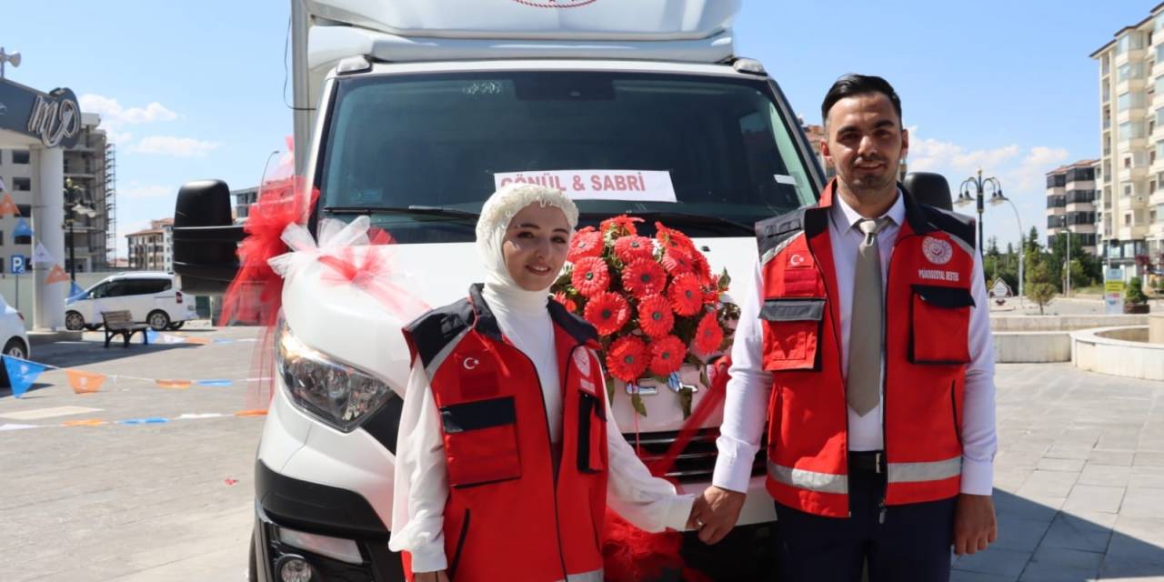 Mobil Sosyal Hizmet Aracı Gelin Arabası Oldu