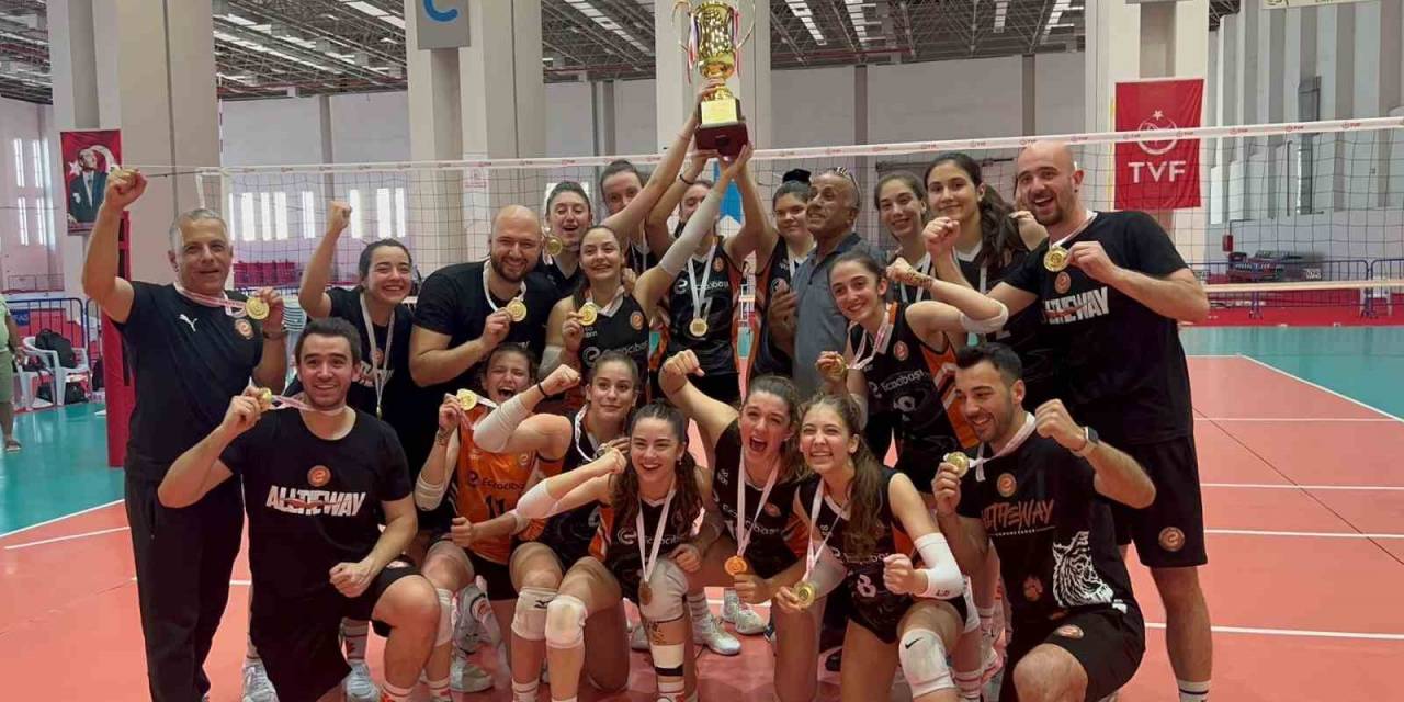 Küçük Kızlar Türkiye Şampiyonu Eczacıbaşı