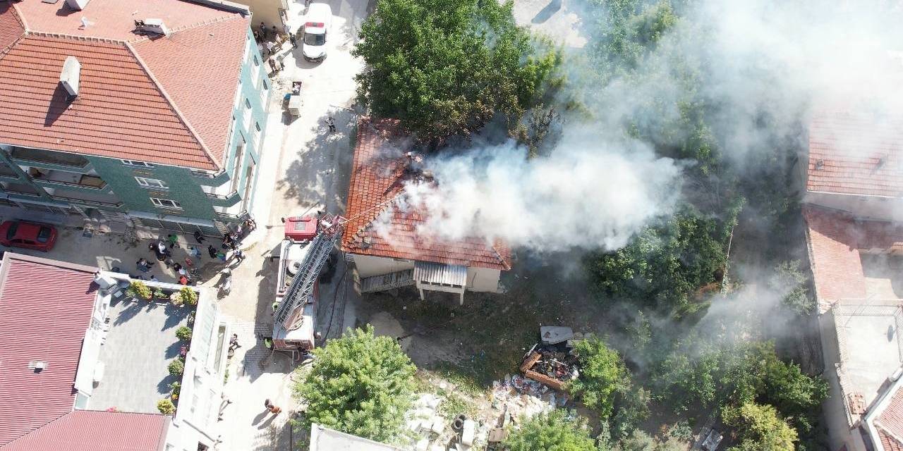 Pınarhisar’da Çatı Yangını Korkuttu