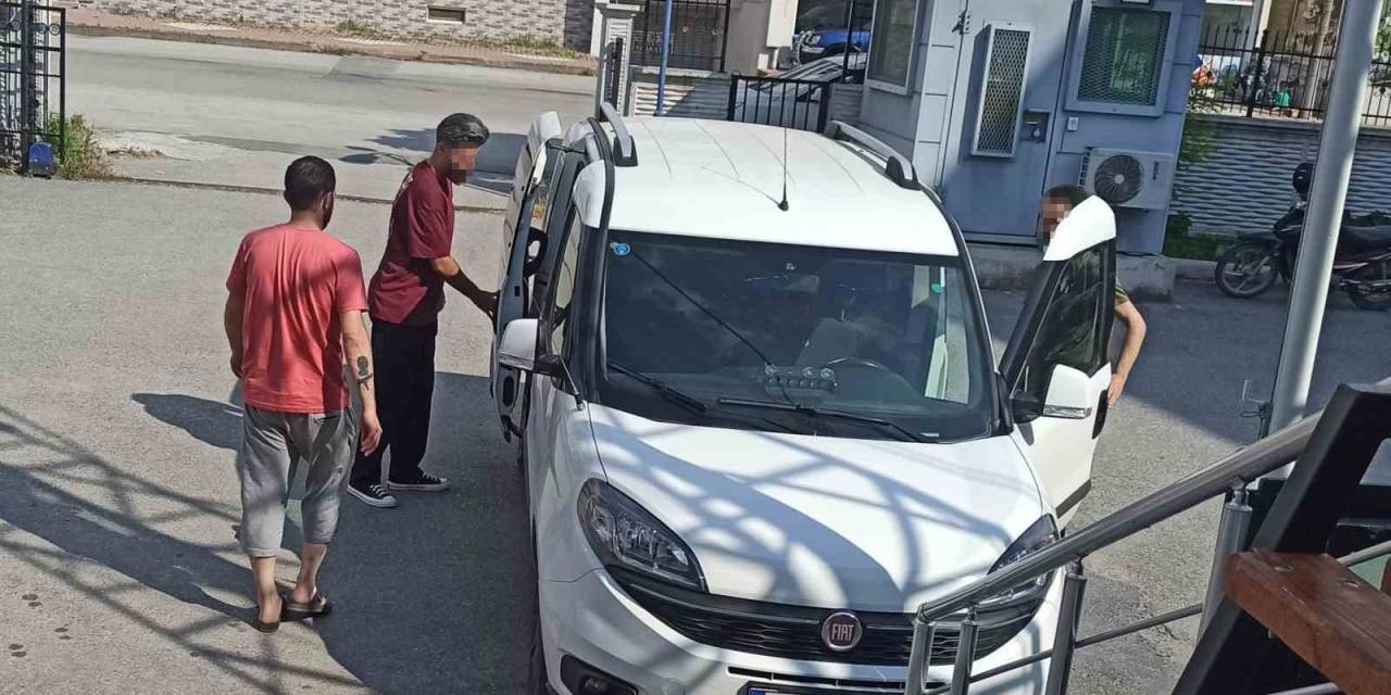 Arkadaşının Telefonunu Gasp Etti, Serbest Kaldı