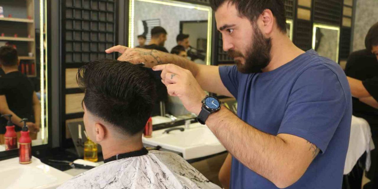 Kuaförler Yoğunluktan Dolayı Sıra Sistemine Geçti