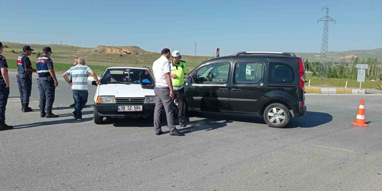 Sivas’ta İki Farklı Kaza: 6 Yaralı