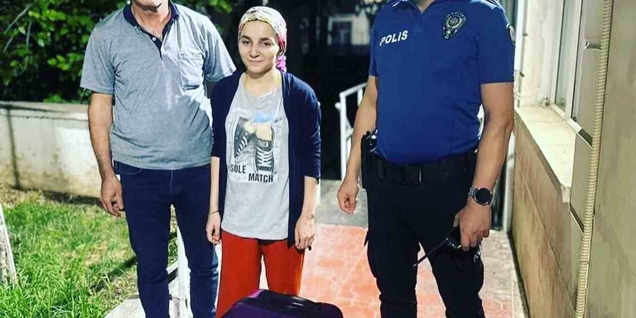 Karıştırılan Çantadan Çıkan 350 Bin Tl Değerindeki Ziynet Eşya Sahibine Teslim Edildi