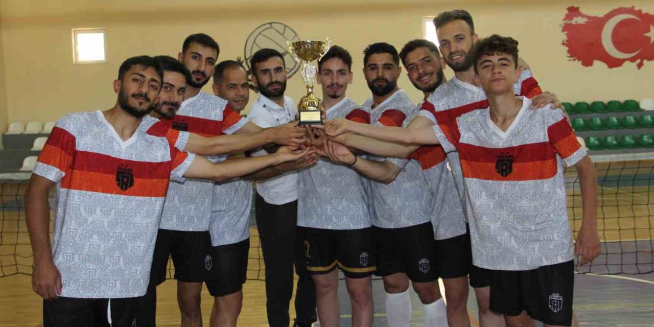 Solhan Ayak Tenisi Takımı Üçüncü Kez Türkiye Şampiyonu Oldu