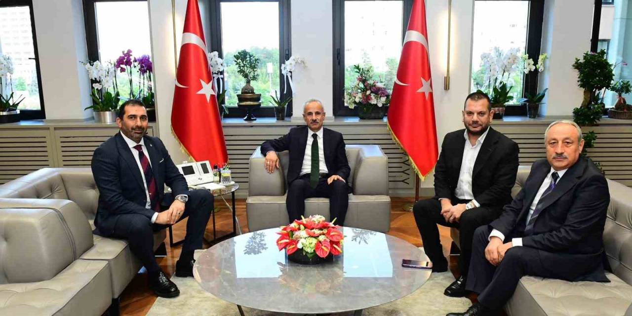 Bakan Uraloğlu’ndan Trabzonspor’a Müjde: "tesisler Taşınmayacak"