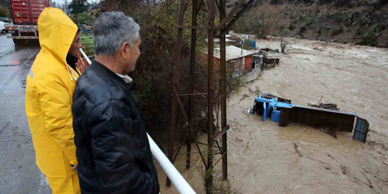 Şili’de Sellerde Bin 421 Ev Yıkıldı