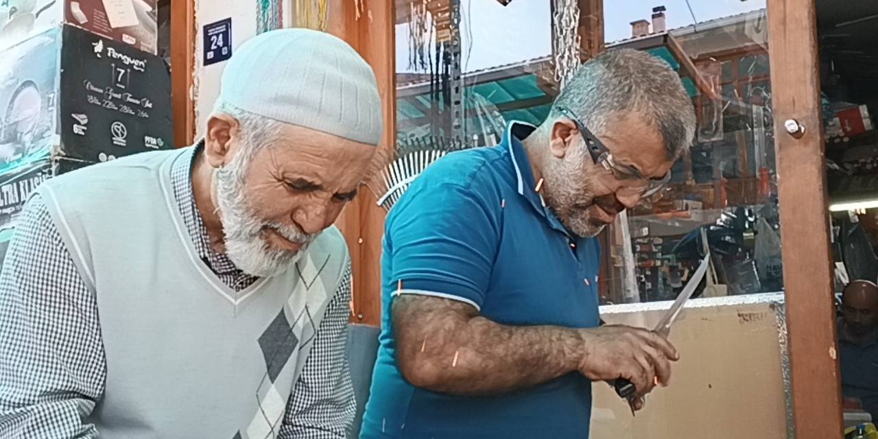 Baba Ve Oğlun Bayram Mesaisi