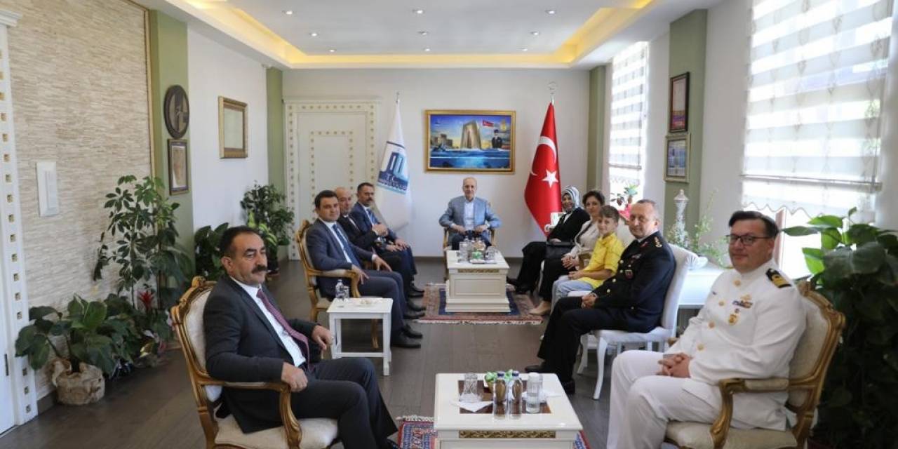 Tbmm Başkanı Kurtulmuş, Çanakkale Valisi Aktaş’ı Ziyaret Etti