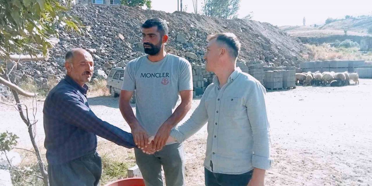 Bitlis’te Kurban Pazarında Fiyatlar Yüksek, Satışlar Düşük