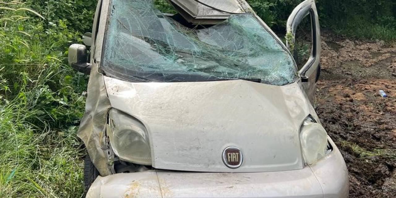 Tatile Çıkan Anne Ve Oğlu Takla Atan Araçta Can Verdi