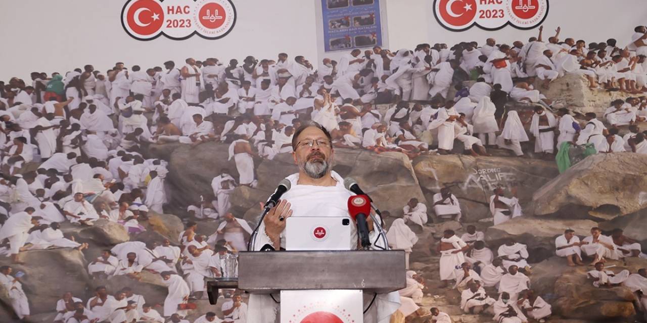 Arafat Vakfe Duası’nda Eller Semaya Açıldı