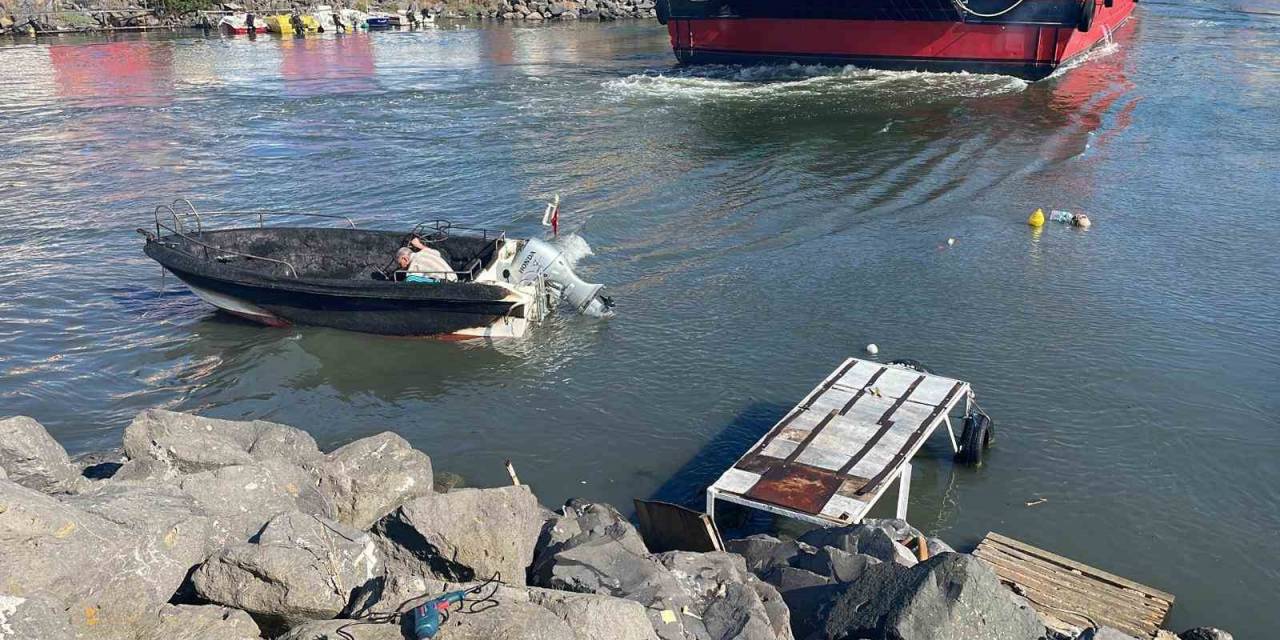 Tekirdağ’da İki Tekne Alev Alev Yandı, 1 Kişi Yaralandı