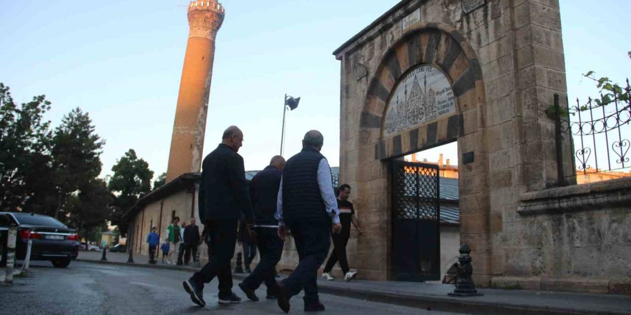 830 Yıllık Camide Kurban Bayramı Namazı Kılındı