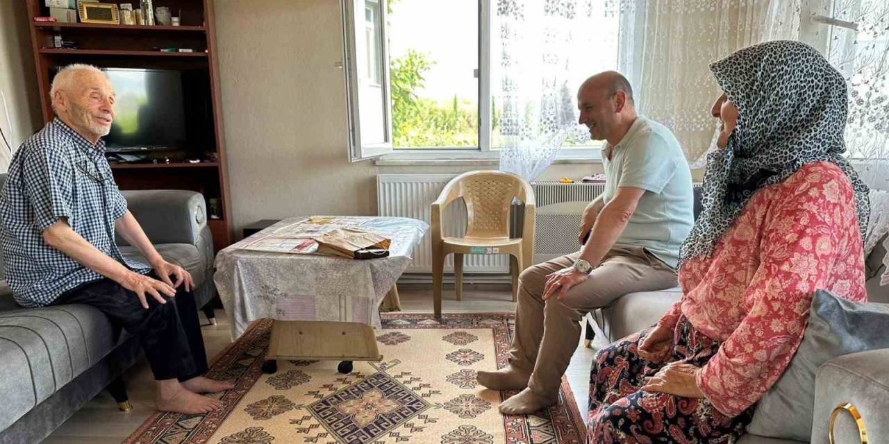 Başkan Oral, İlçe Büyükleriyle Bayramlaştı