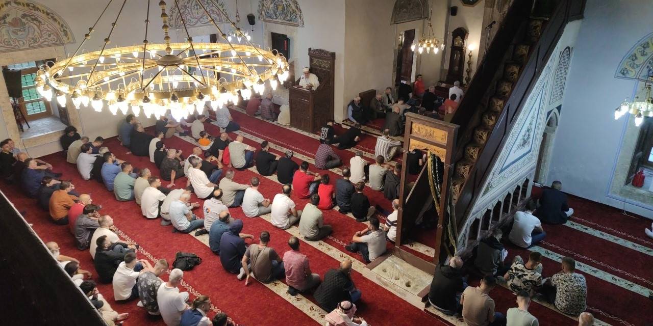 Kosova’da Bayram Namazı Kılındı