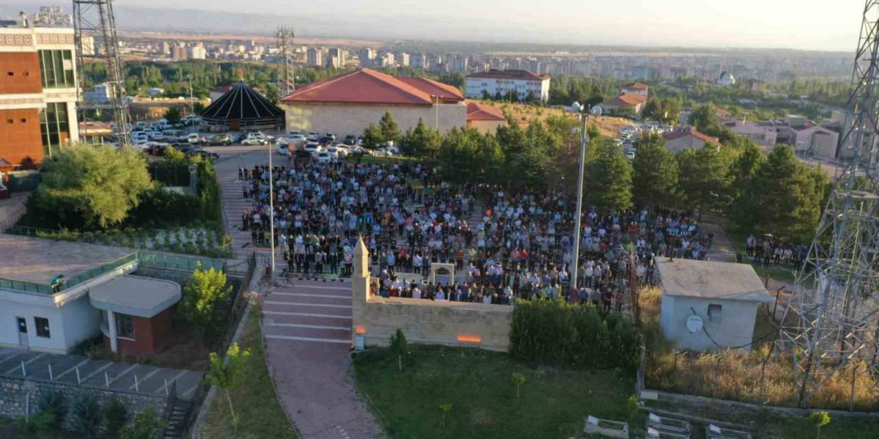 Yeşilyurt Namazgah’ta Bayram Namazı