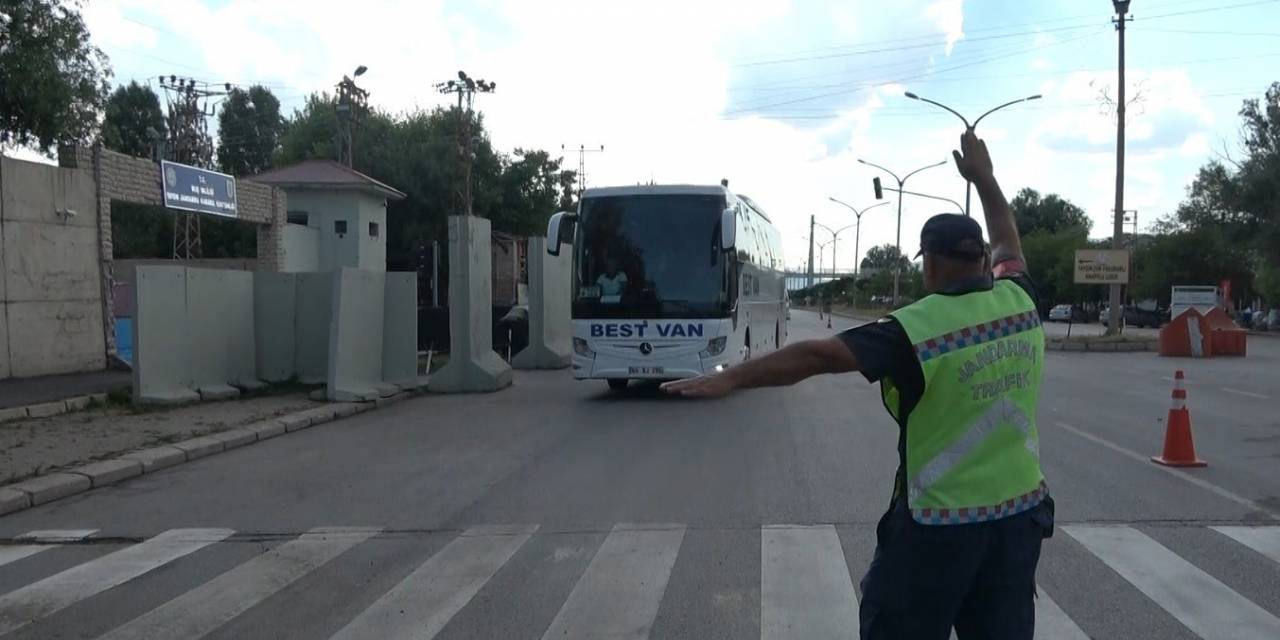 Muş’ta Jandarma Ekiplerinden Bayram Denetimi