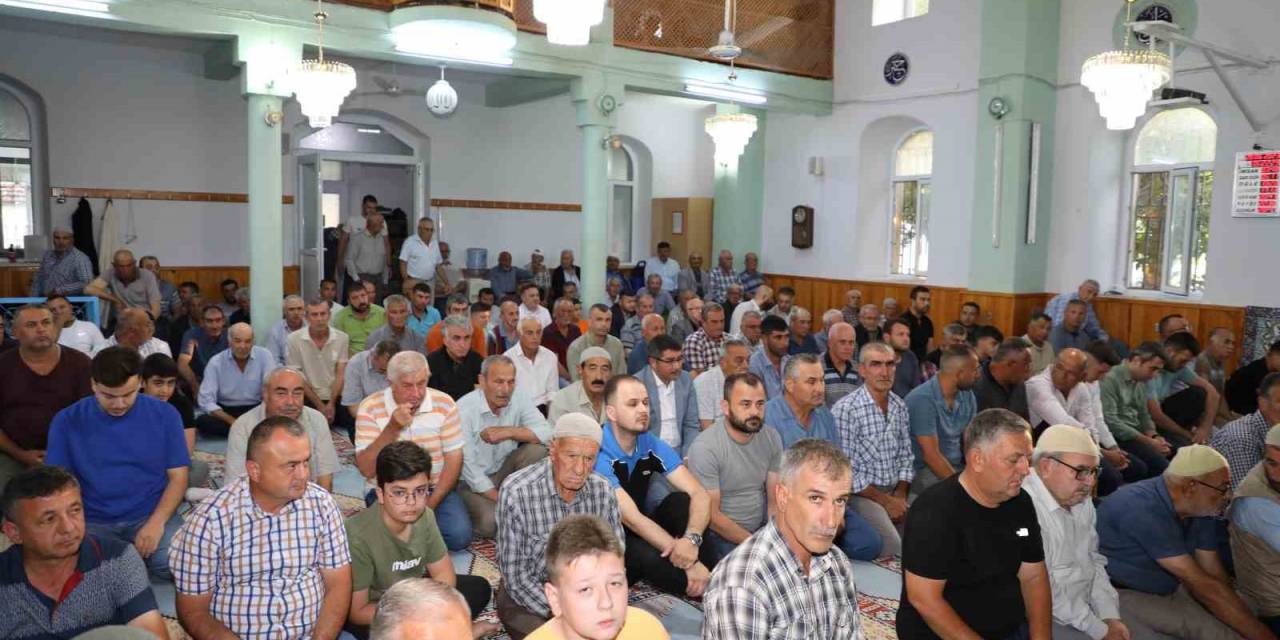 Başkan Çelik Yeşilköy’de Vatandaşlarla Bayramlaştı