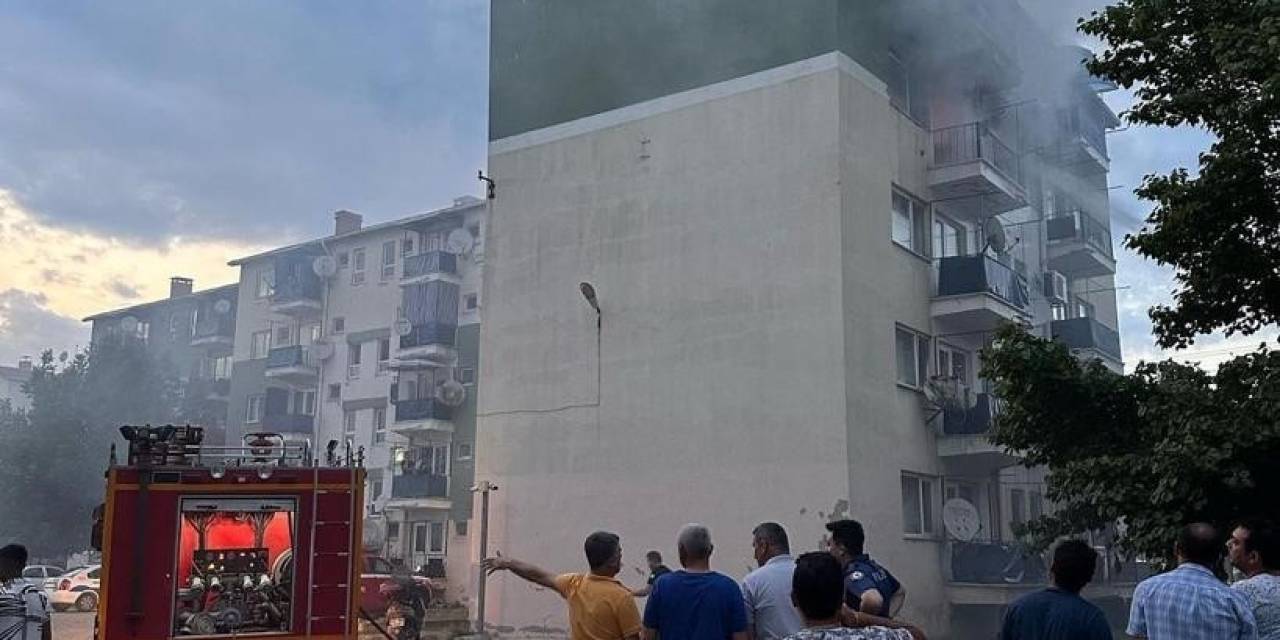 Polis Lojmanlarında Çıkan Yangın Korkuttu