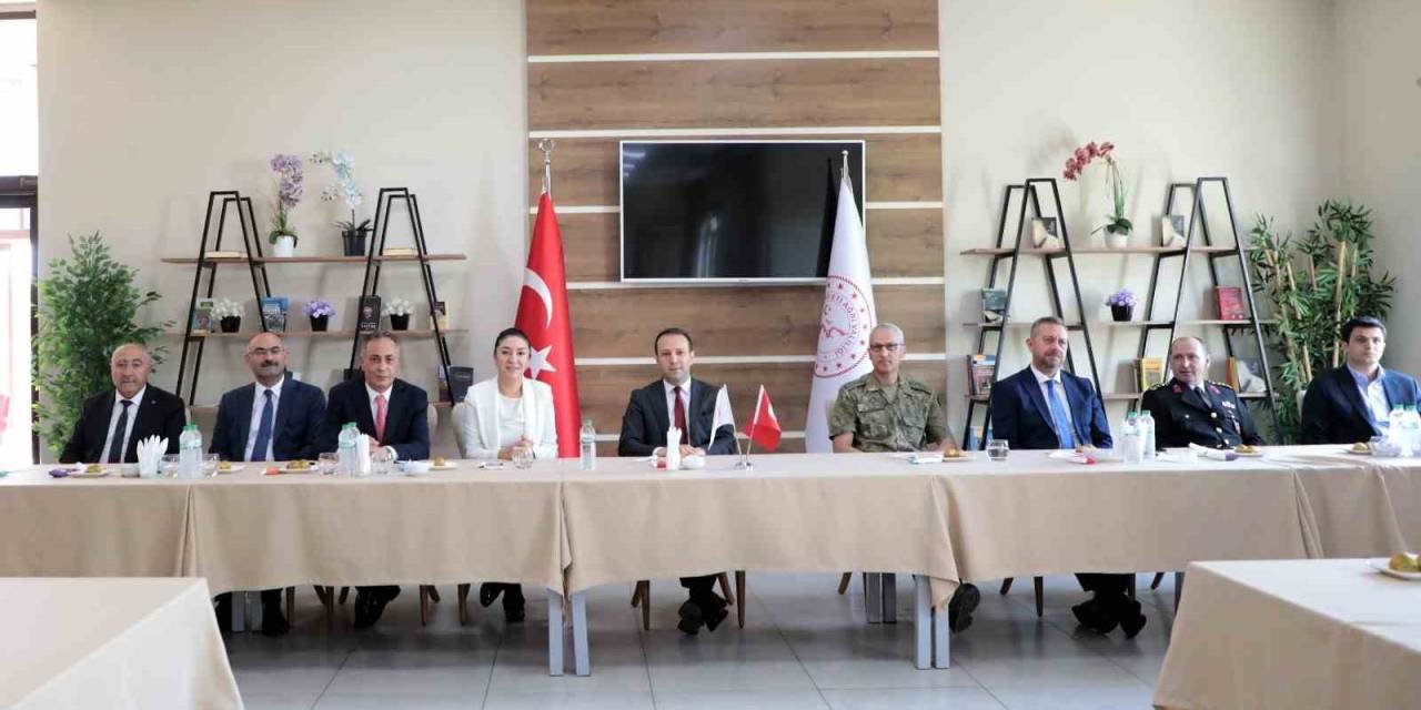 Ağrı’da Bayramlaşma Programı Düzenlendi