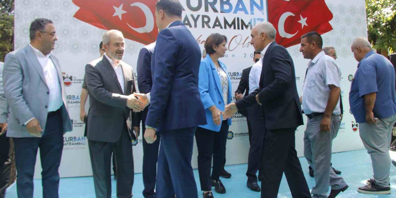 Diyarbakır Valiliğinde Bayramlaşma Programı Düzenlendi
