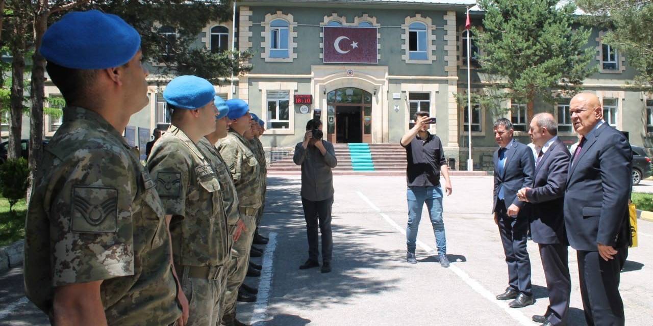 Garnizon Komutanlığı’na Bayram Ziyareti