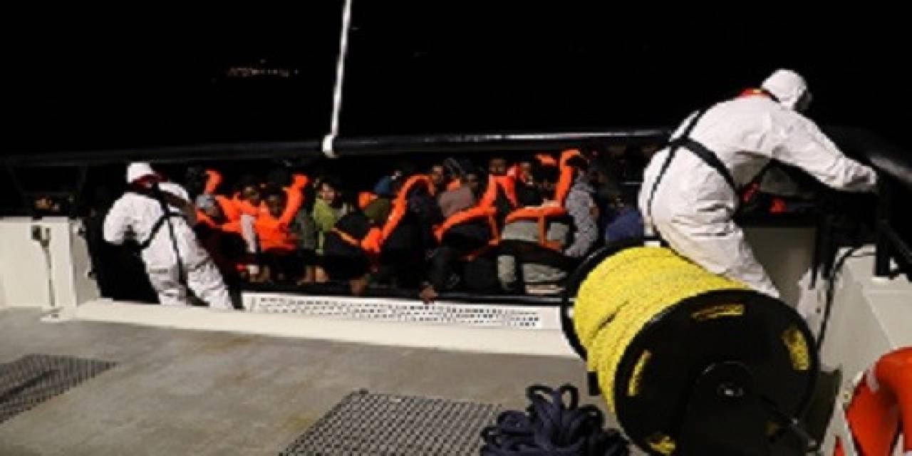 Ayvacık Açıklarında 57 Kaçak Göçmen Yakalandı