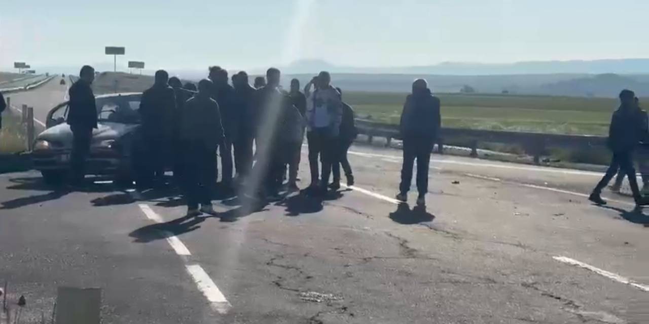 Kars’ta İki Otomobil Çarpıştı: 3 Yaralı