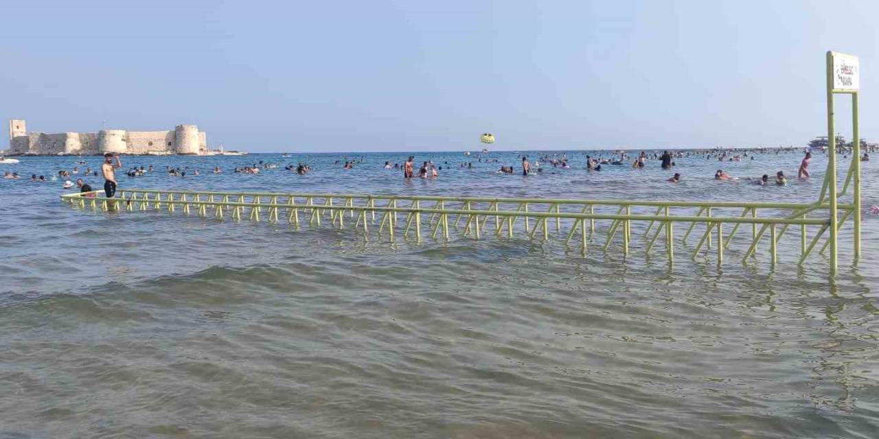 Mersin’de Plajlar Kurban Bayramında Doldu Taştı