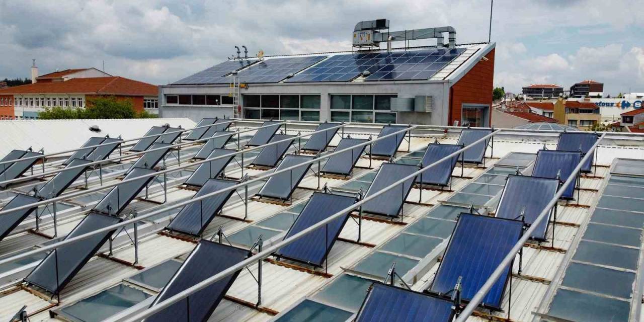 Tepebaşı Hem Enerji Üretiyor Hem Çevreyi Koruyor