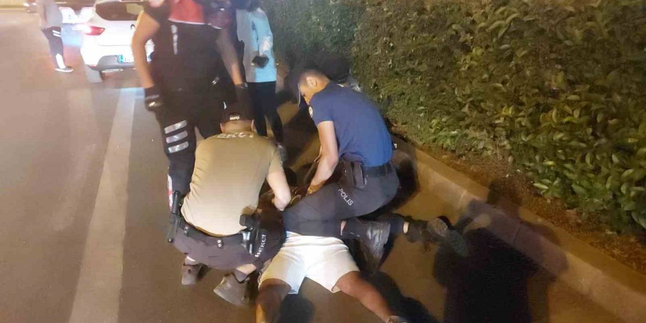 Polise Direnen Kişi Ve Arkadaşı Gözaltına Alındı