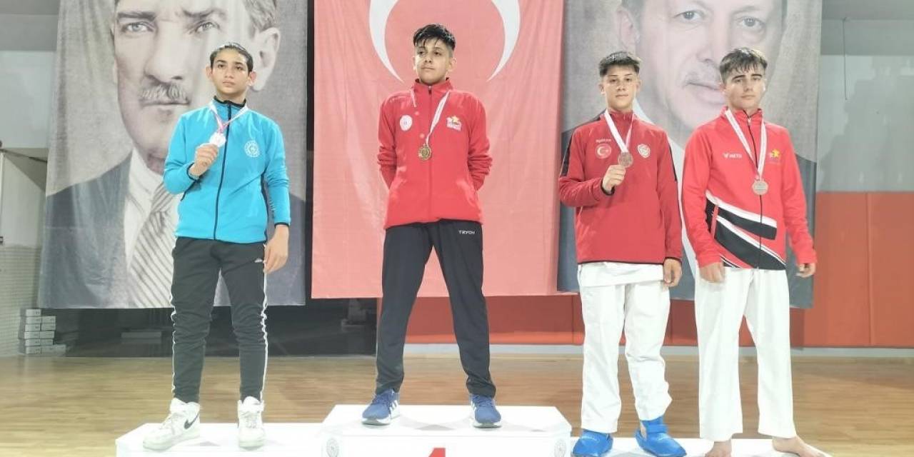 Bilecik’ten Analig’e Katılan Karate Takımları Yarı Finale Yükseldi
