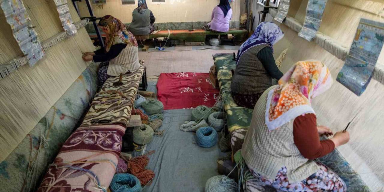 El Dokuma Halılar Makineleşmeye Direniyor