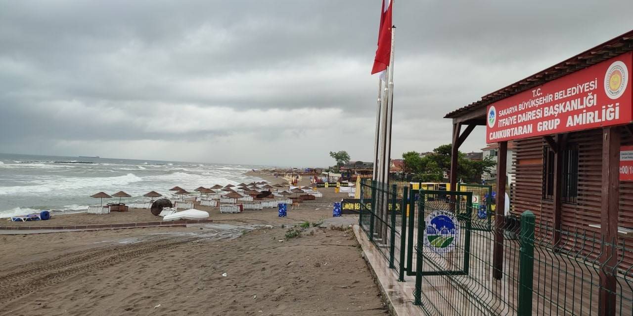 Binlerce Kişinin Akın Ettiği O Sahilden Tatilcileri Üzecek Haber