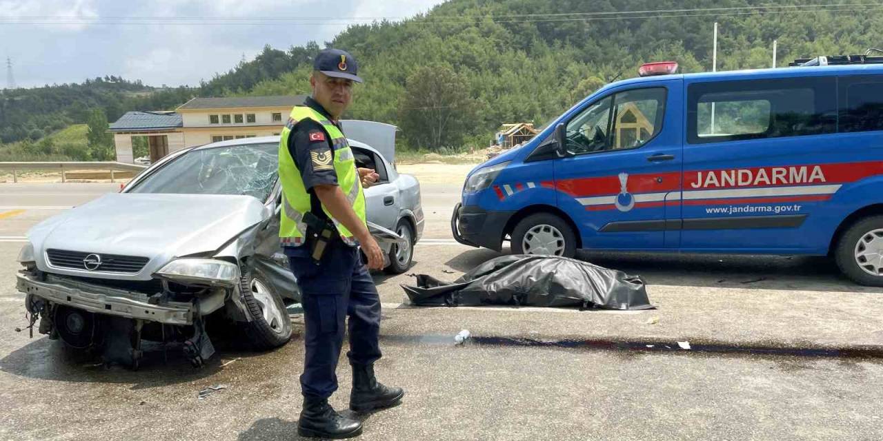 Bayram Ziyareti Dönüşü Feci Kaza: 1 Ölü, 4 Yaralı