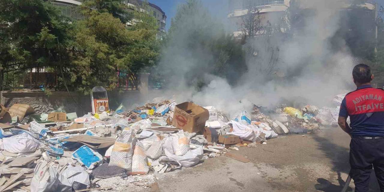 Elektrik Tellerinden Çıkan Kıvılcım Sesleri Mahallede Yankılandı