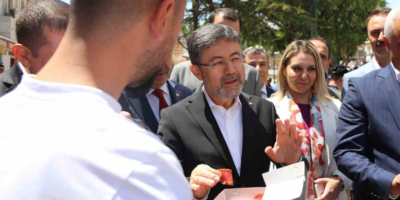 "kayseri Pastırması Mı, Kastamonu Pastırması Mı" Sorusuna Bakan Yumaklı’dan Esprili Cevap