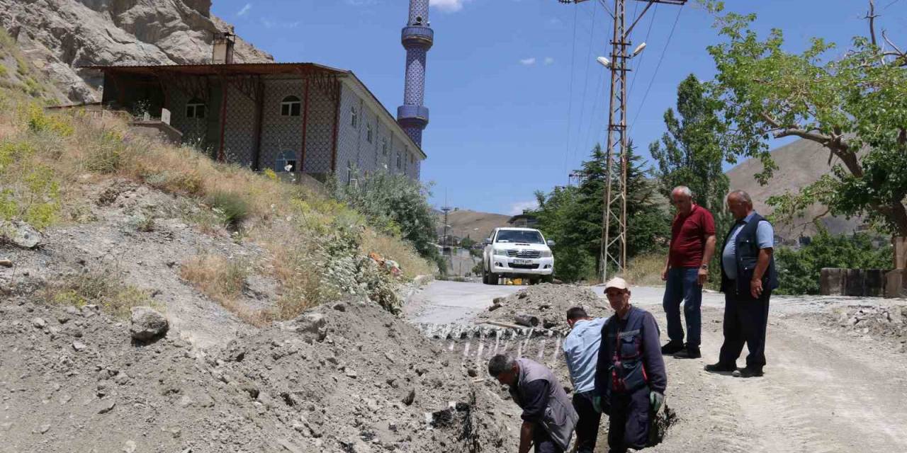 Belediye Ekiplerinden Bayram Mesaisi