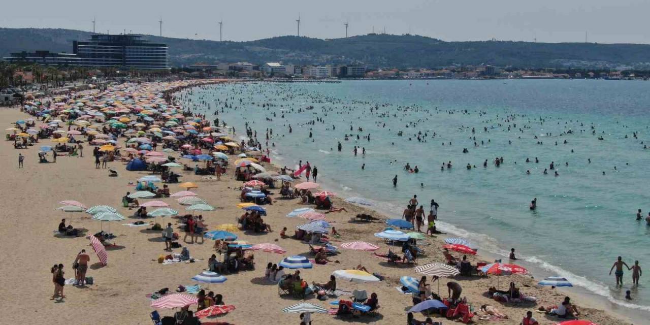 Tatilciler Bayramın İkinci Gününde De Çeşme’ye Akın Etti