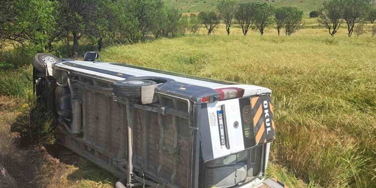 Afyonkarahisar’da Yolcu Minibüsü Devrildi: 7 Yaralı